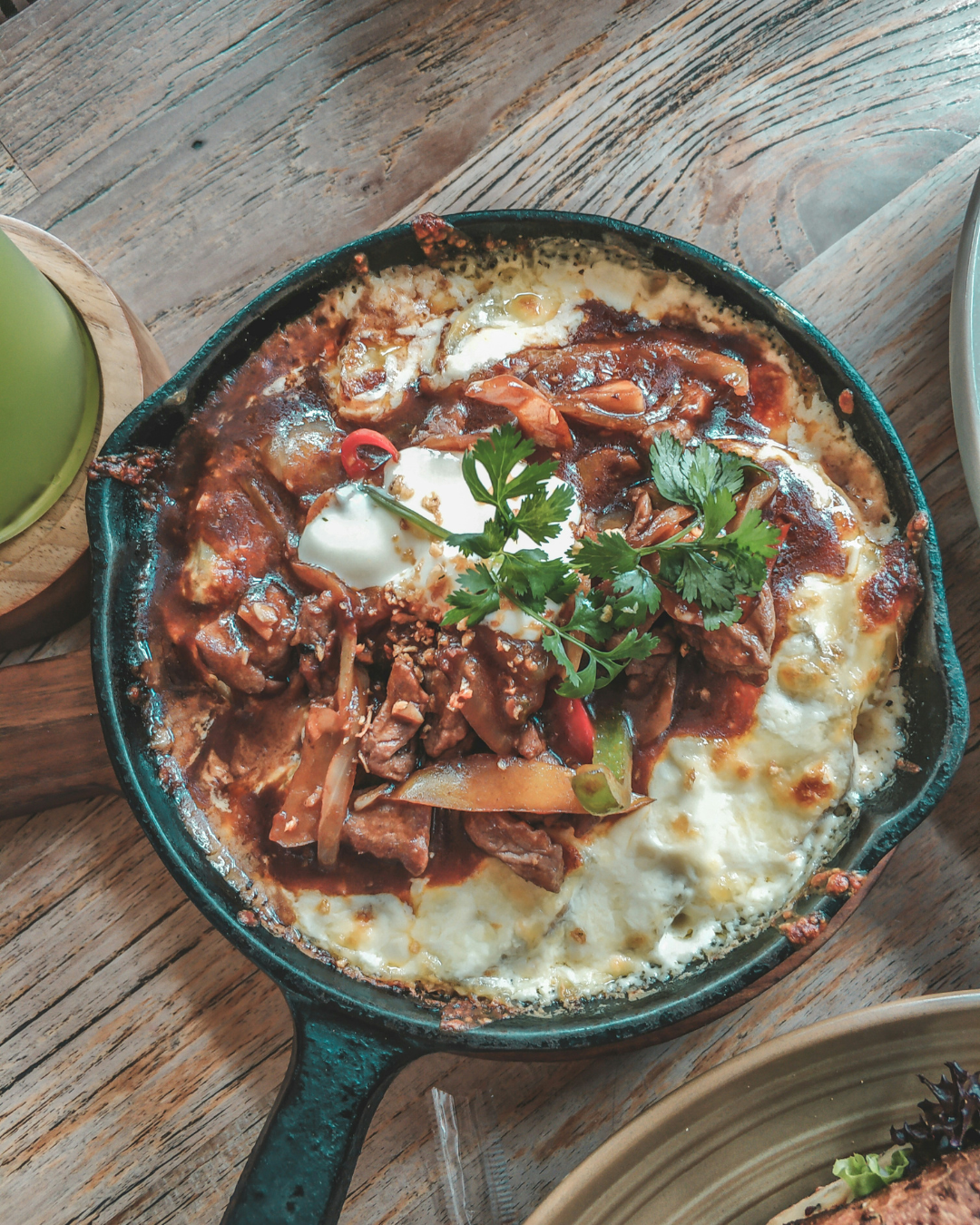 Cheesy Beef & Macaroni Skillet